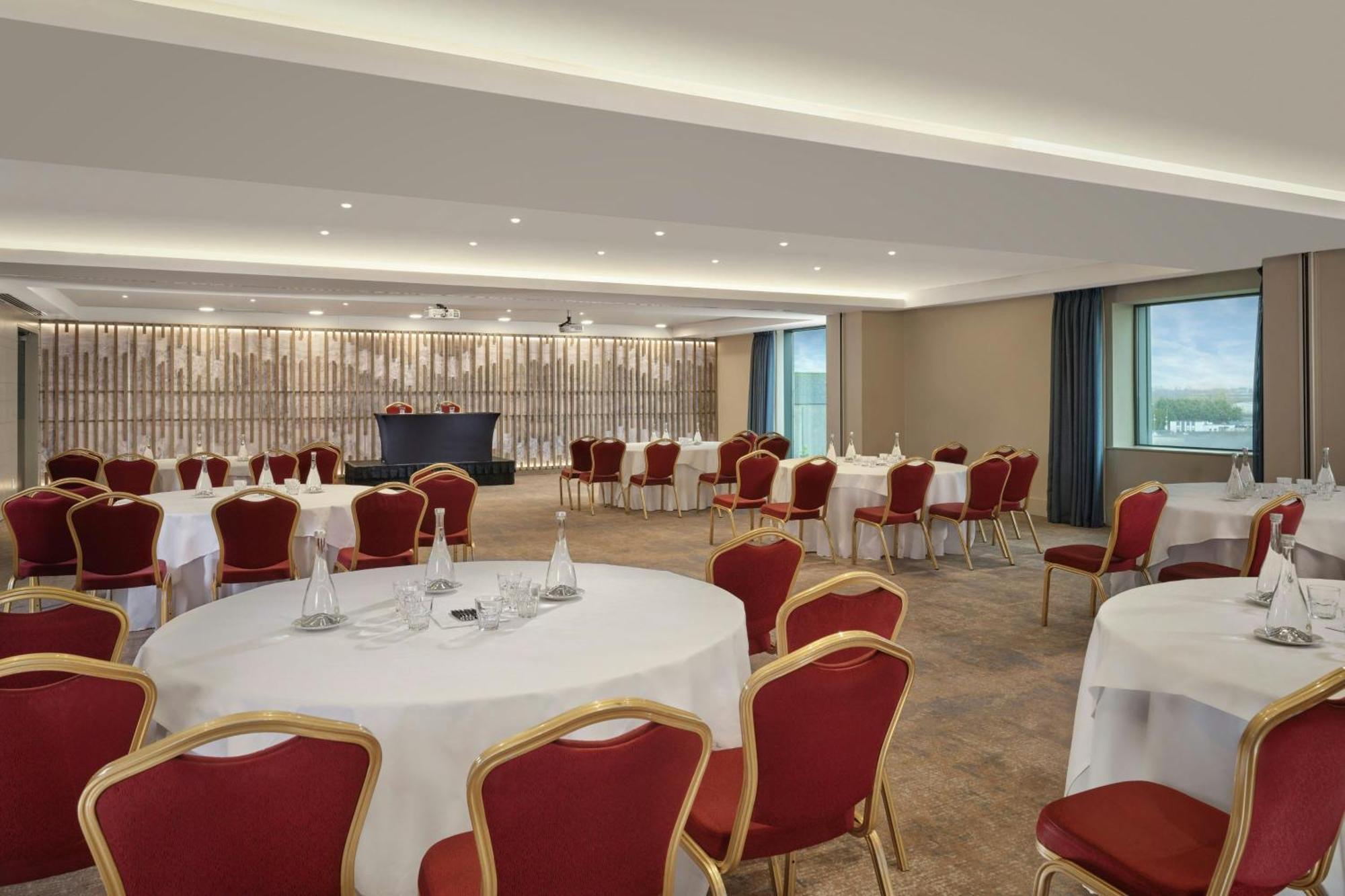 Sheraton Athlone Hotel Exteriér fotografie